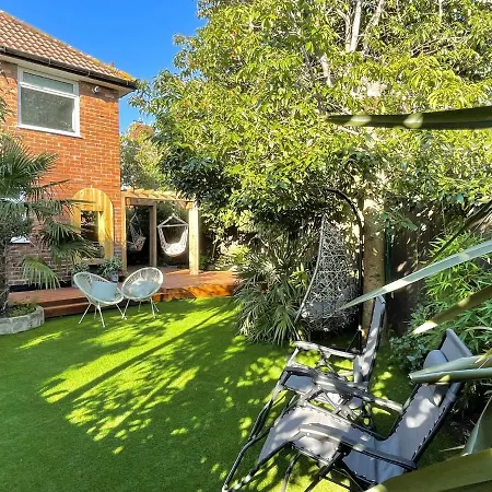 Luxury Oriental Home With Exotic Garden & Free Parking West Derby Exterior photo