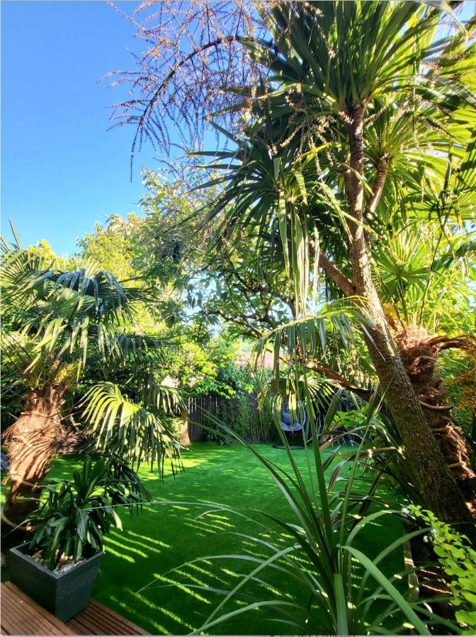 Holiday home Luxury Oriental With Exotic Garden & Free Parking *