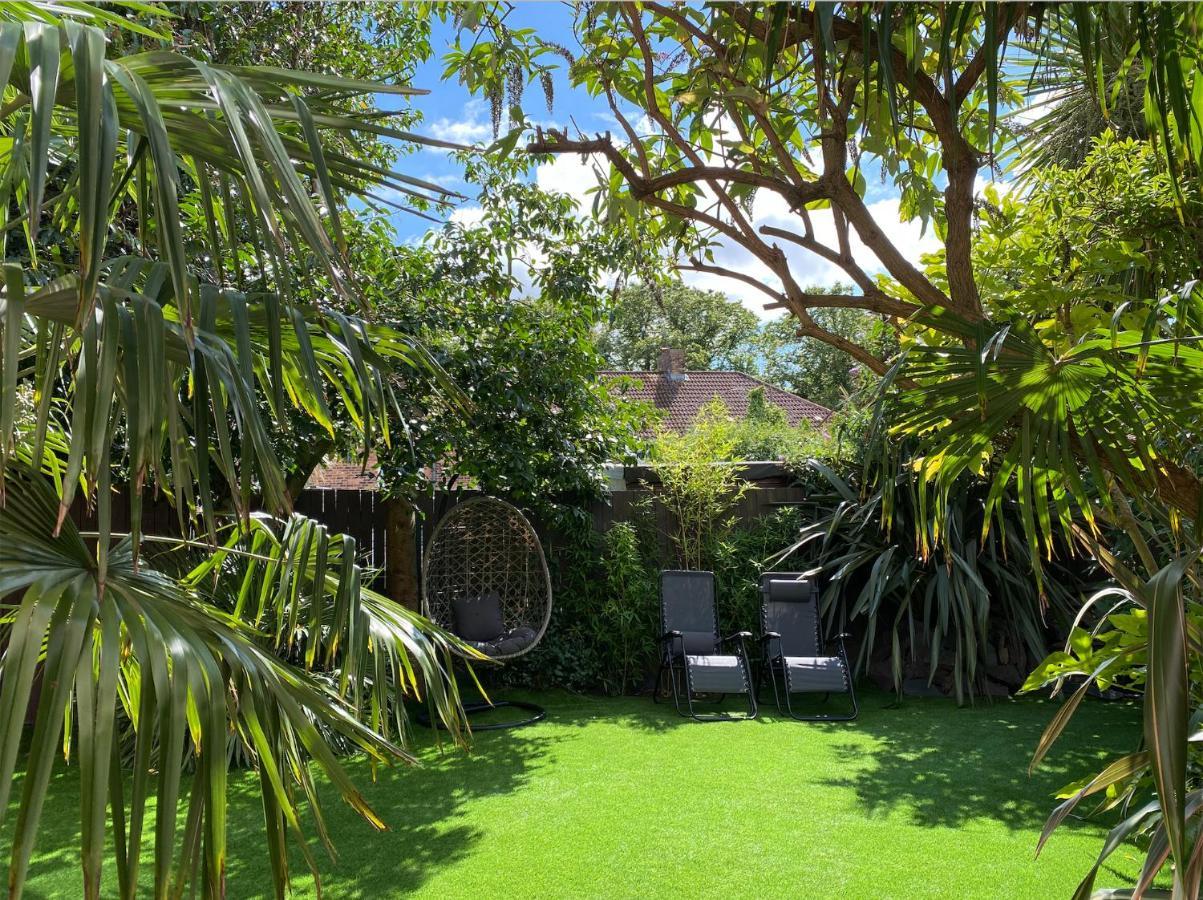 Holiday home Luxury Oriental With Exotic Garden & Free Parking West Derby