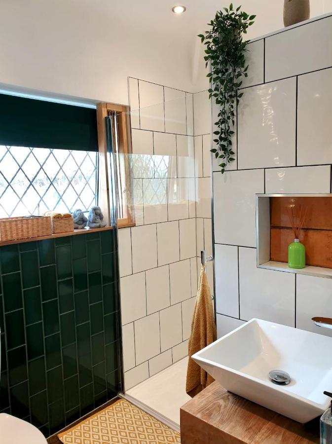 Holiday home Luxury Oriental With Exotic Garden & Free Parking West Derby