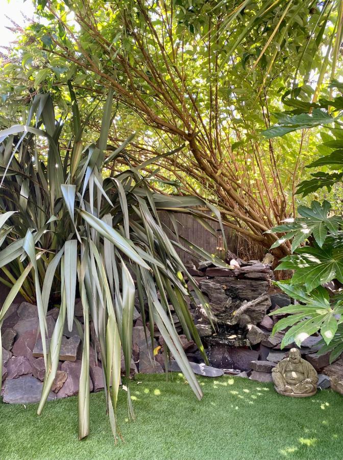 Holiday home Luxury Oriental With Exotic Garden & Free Parking West Derby