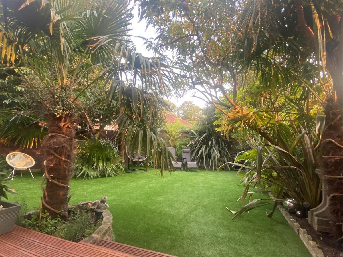 Holiday home Luxury Oriental With Exotic Garden & Free Parking *