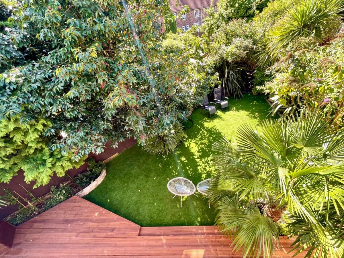 Holiday home Luxury Oriental With Exotic Garden & Free Parking West Derby