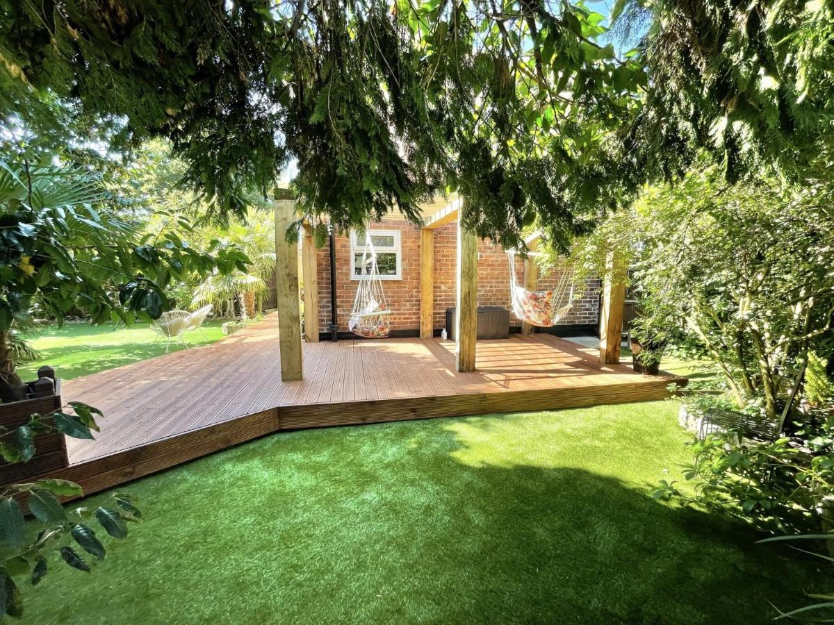 Holiday home Luxury Oriental With Exotic Garden & Free Parking *